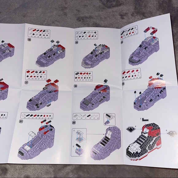 Nike / Air Jordan white/red/ black building set mini block air super sneakers - Picture 4 of 4